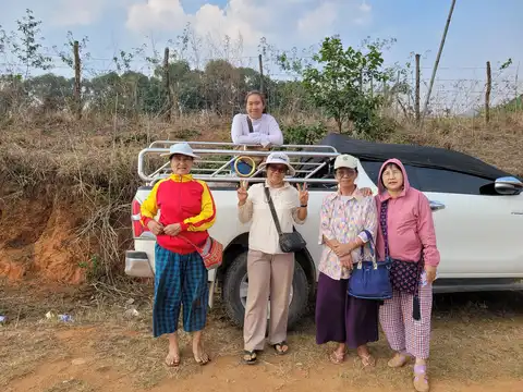 အမျိုးသမီးအဖွဲ့ဧဝံေဂလိ_၀၁