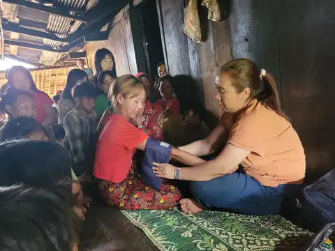 အမျိုးသမီးအဖွဲ့ဧဝံေဂလိ_၁၁