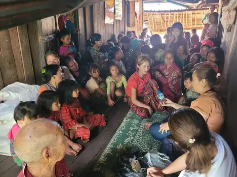 အမျိုးသမီးအဖွဲ့ဧဝံေဂလိ_၁၂