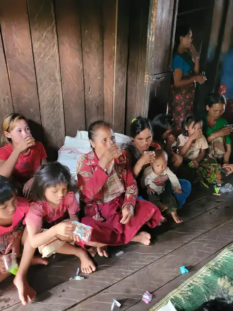 အမျိုးသမီးအဖွဲ့ဧဝံေဂလိ_၁၅